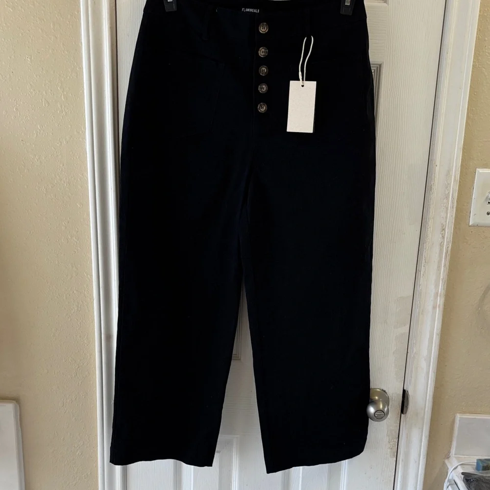 Flamingals wide leg cropped Button-Up Pants. NWT - Picture 1 of 6